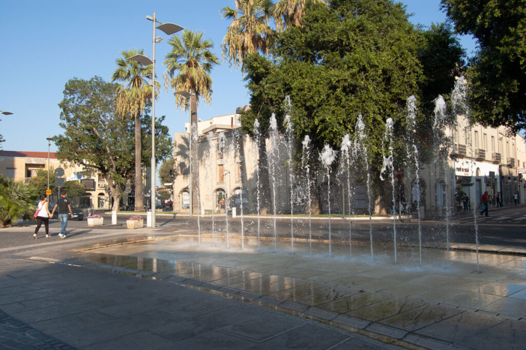 Image: Walking around Piazza Roma is one of the things to do in Oristano.